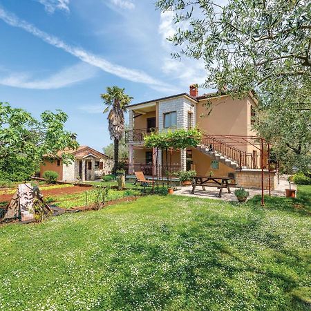 Stunning Apartment In Umag With Wifi Ngoại thất bức ảnh