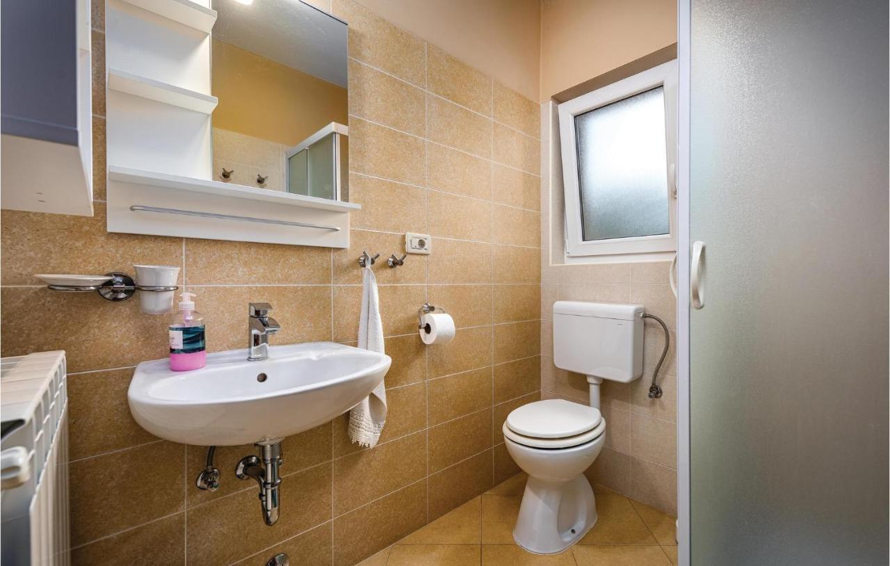Stunning Apartment In Umag With Wifi Ngoại thất bức ảnh