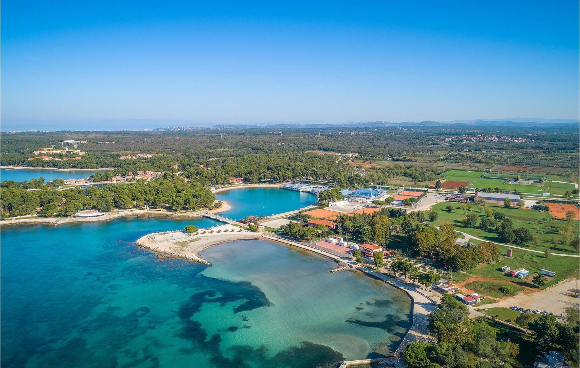 Stunning Apartment In Umag With Wifi Ngoại thất bức ảnh