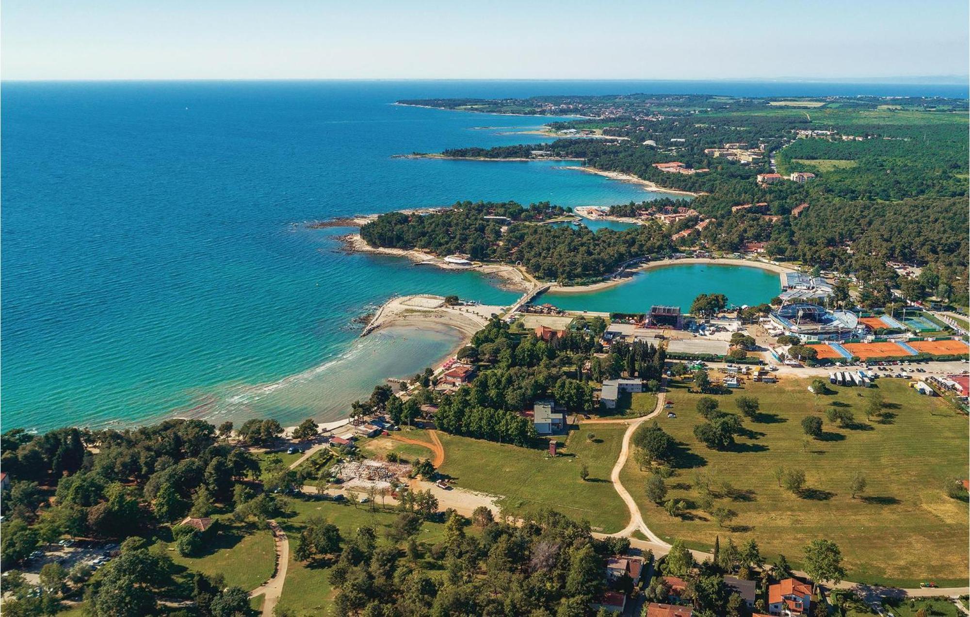 Stunning Apartment In Umag With Wifi Ngoại thất bức ảnh