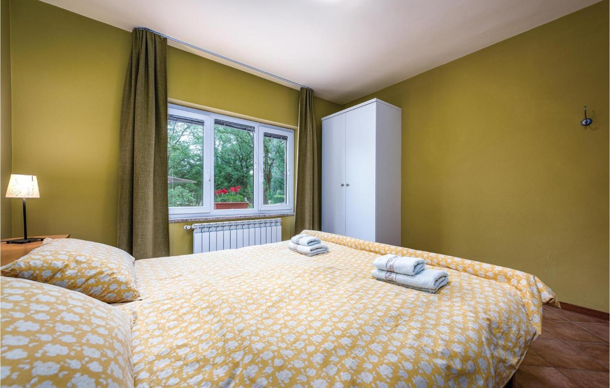 Stunning Apartment In Umag With Wifi Ngoại thất bức ảnh
