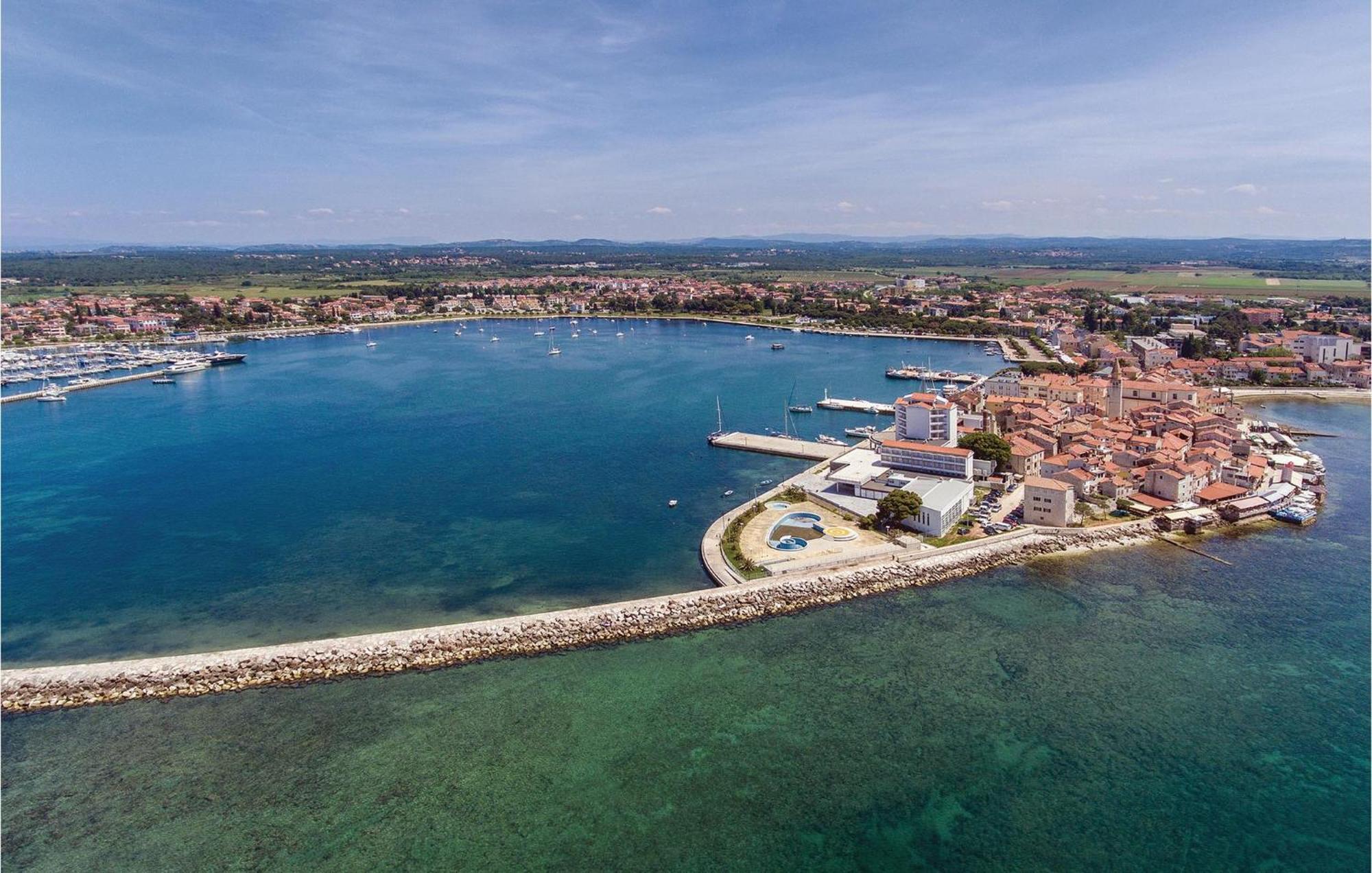 Stunning Apartment In Umag With Wifi Ngoại thất bức ảnh